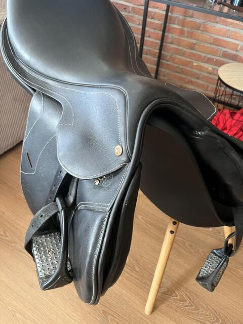 Selle mixte Pessoa 17,5 pouces noir