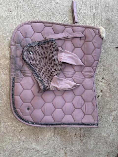 tapis + bonnet rose