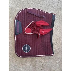 tapis rouge bordeaux