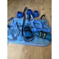 Cloches bleues neuves taille poney