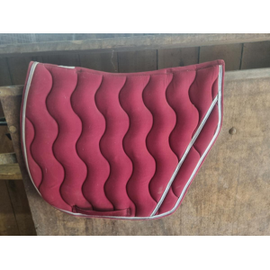 Tapis et bandes bordeaux