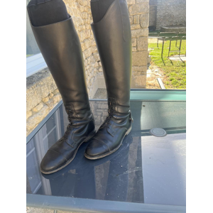 Bottes en cuir noir
