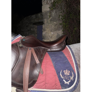 Paire d'étrivières de la marque PRESTIGE en cuir brun.