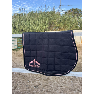 tapis veredus noir et rose