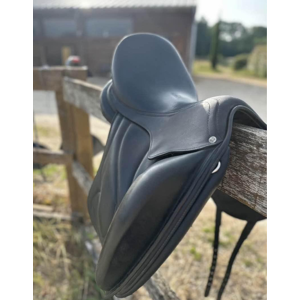 Selle de Dressage Antares cadence 17’´