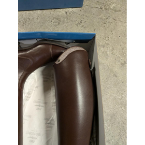 BOTTES