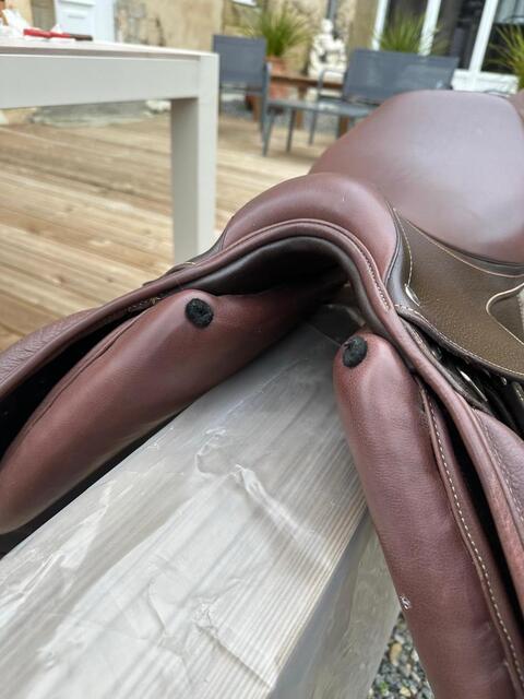 Selle cuir marron 17,5"