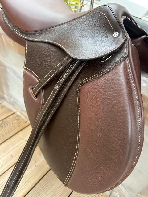 Selle cuir marron 17,5"