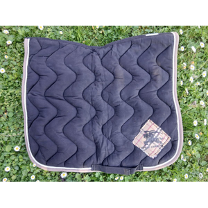 tapis burberry et noir
