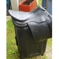 Selle en cuir noir
