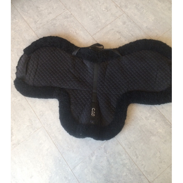 Tapis de selle CSO en mouton véritable