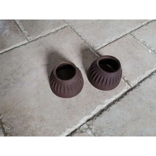 4 cloches marrons