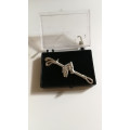 Broche