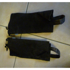 Mini-chaps noires Décathlon en cuir (croûte vachette) taille enfant 12 ans