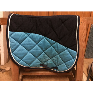 tapis fouganza bleu turquoise en trés bonne ètat