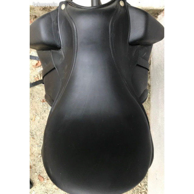 Selle dressage Aulion neuve