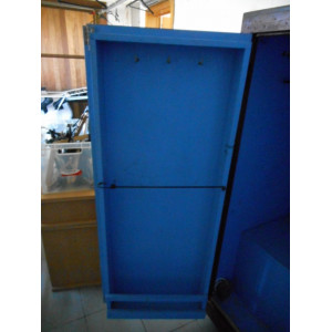 Armoire d'équitation en bois