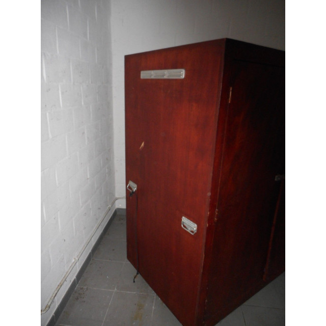 Armoire d'équitation en bois