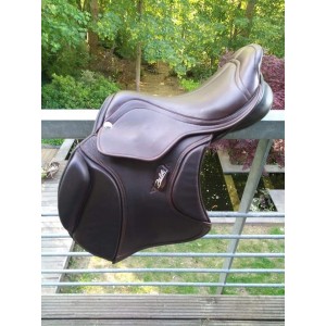 Selle type cross 16"5 marque ZALDI