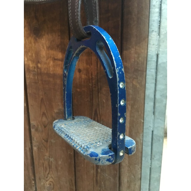 Étriers bleu électrique à strass