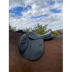 Selle noire 17p