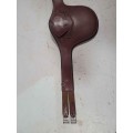 Sangle bavette 130, avec boucle et rabat aimanté. presque neuf.
