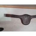 Sangle bavette 130, avec boucle et rabat aimanté. presque neuf.