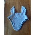 Bonnet blanc liseré blanc et noir