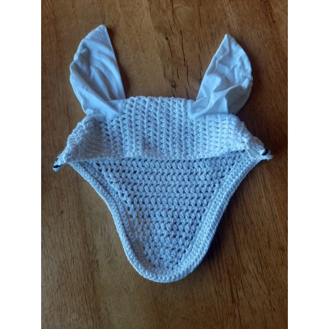 Bonnet blanc liseré blanc et noir