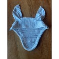 Bonnet blanc liseré blanc et noir