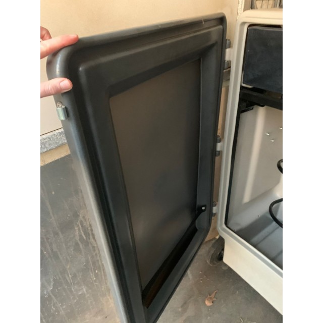 Armoire roulante
