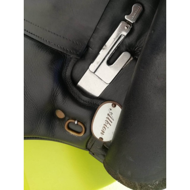 Selle de dressage Albion modèle SLK haut-garrot 17,5'