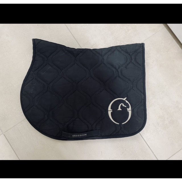 Tapis noir Vestrum