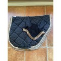 ensemble tapis de selle et bonnet noir et beige sport