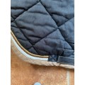 ensemble tapis de selle et bonnet noir et beige sport