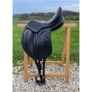 Selle dressage noire 17' Vincent Gaffet excellent état