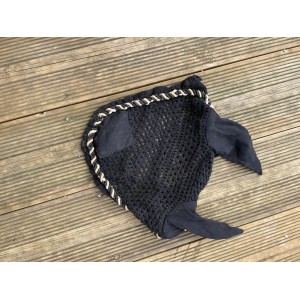 Bonnet noir et or