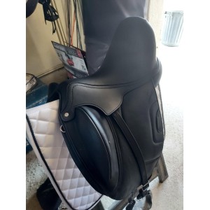 Selle dressage tempo antares 17 pouces