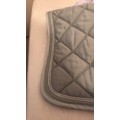 Tapis gris clair