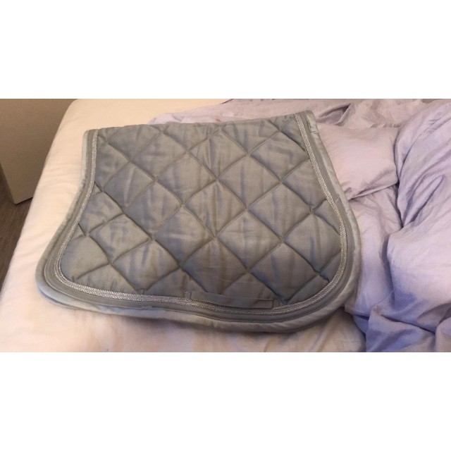 Tapis gris clair