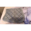 Tapis gris clair