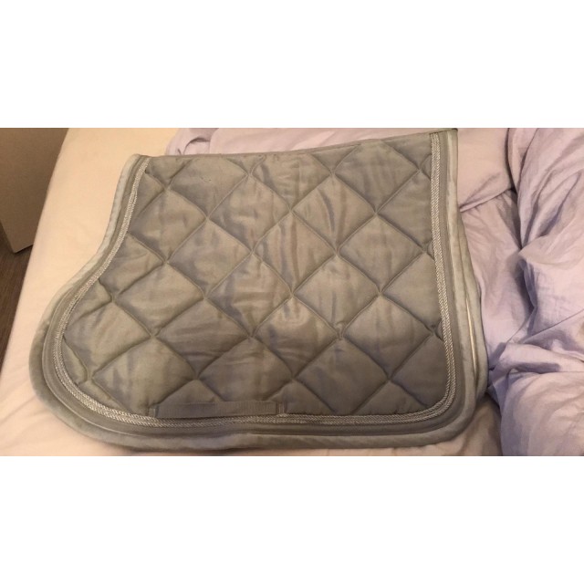 Tapis gris clair
