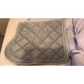 Tapis gris clair