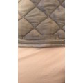 Tapis gris clair
