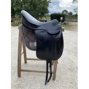 Selle dressage forestier modèle Saumur taille 17,5