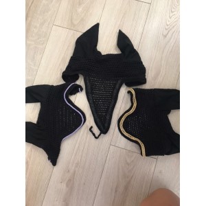 Bonnet court assorti velvet moutarde avec strass