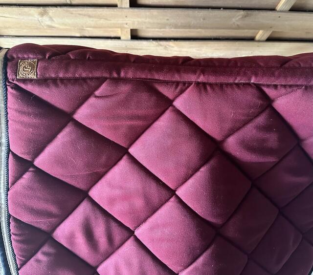 tapis bordeaux