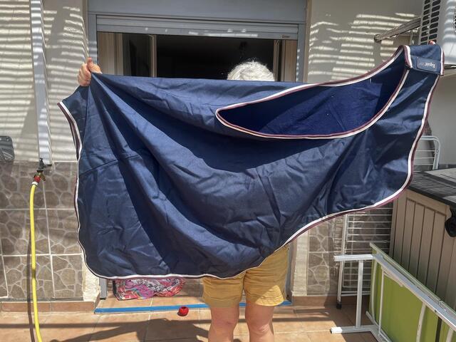 Couvre rein bleu imperméable et polaire taille 140cm