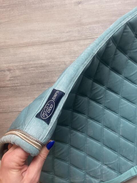 Tapis de selle jumpin bleu clair