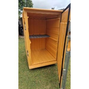 Armoire d'équitation sur roulettes